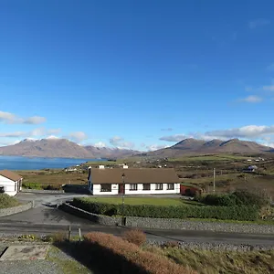 Sunnymeade Accommodation With Sea View Holiday home